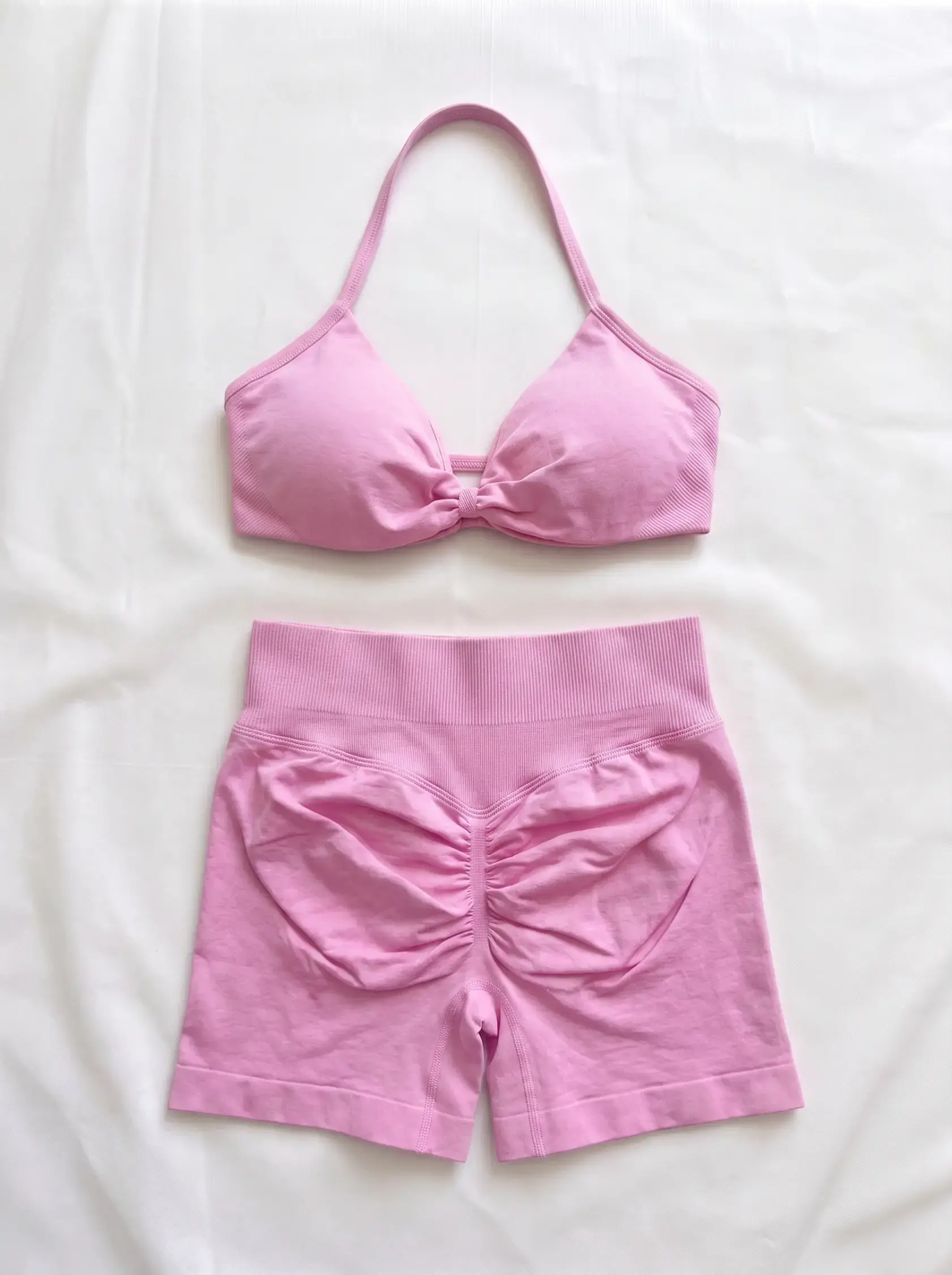 Conjunto Vega top corto con copas y short color rosa