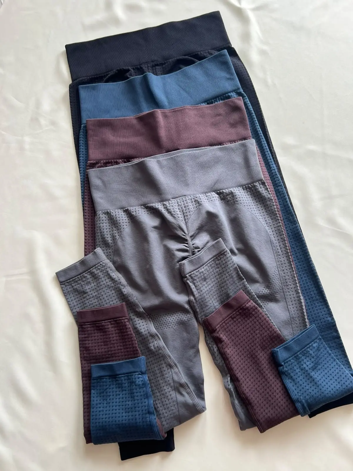Licra Tauri push up en negro, azul marino, café y gris oscuro