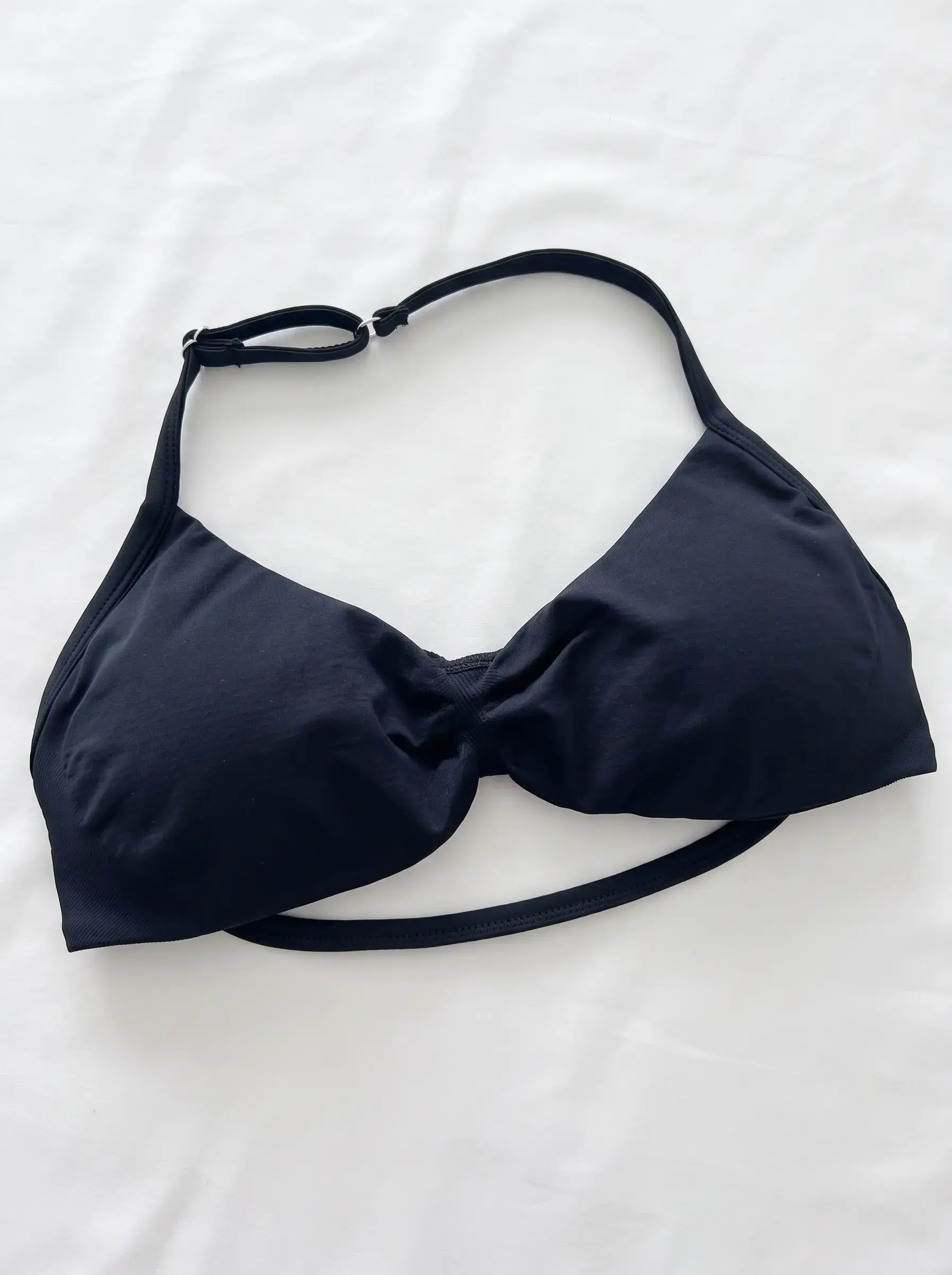 Top Nova bralette halter en negro
